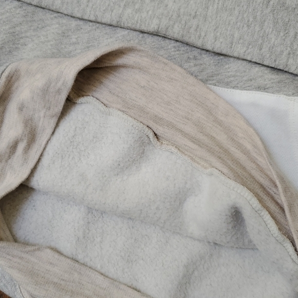 NWOT MONROW Women's Color Block Hoodie - Picture 2 of 5